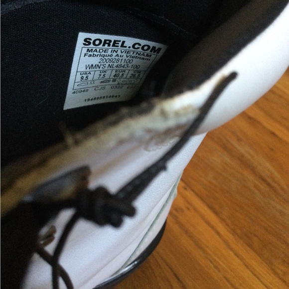 Sorel white leather waterproof boot - Picture 9 of 12